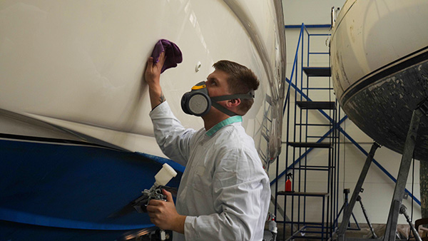 Choosing the Right Marine Paint for Your Boat’s Material and Use | Bulletproof Marine Services